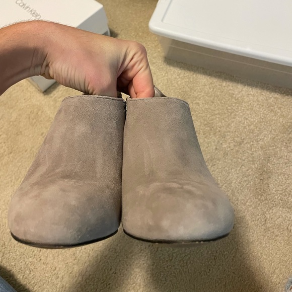 Michael Kors Suede Gray heels size 5 1/2 - Picture 4 of 8